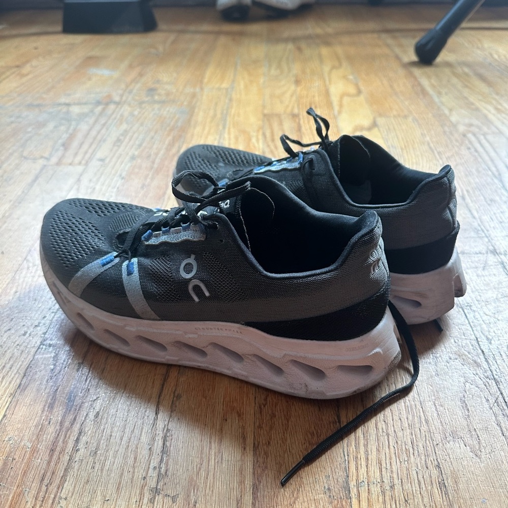 ON Cloud Eclipse Athletic Shoes - Picture 3 of 5